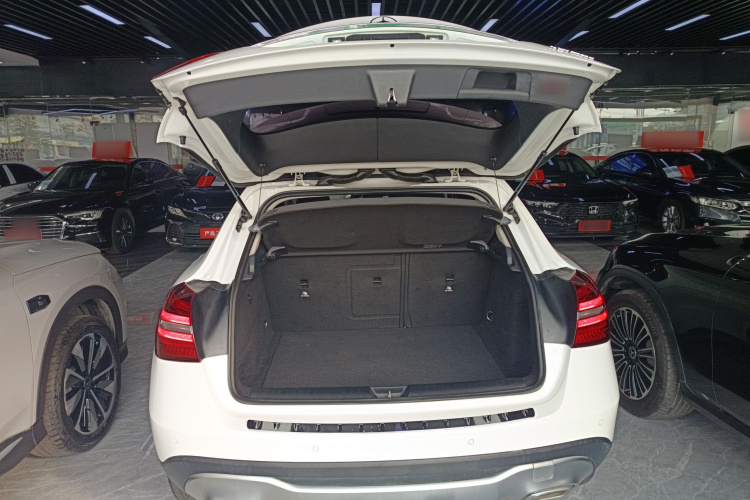 奔驰GLA 2018款 GLA 200 时尚型机舱底盘23