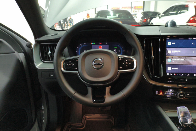 沃尔沃XC60新能源 2025款 插电式混动 长续航四驱智远运动版中控内饰13