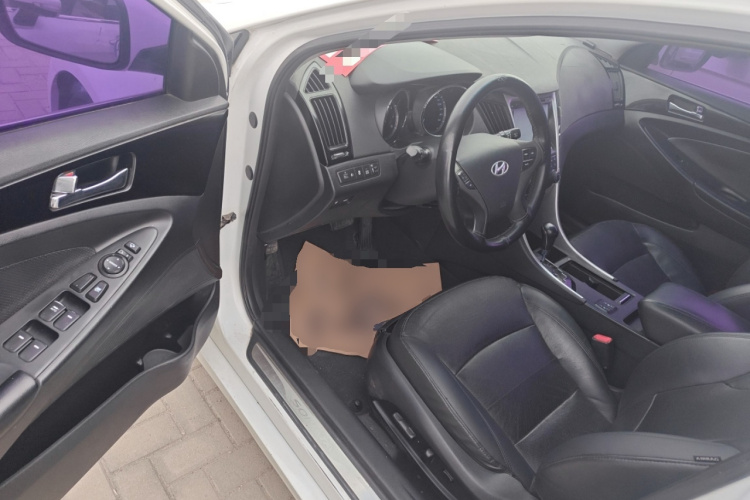 现代 索纳塔 2014款 2.0L 自动豪华版中控内饰20