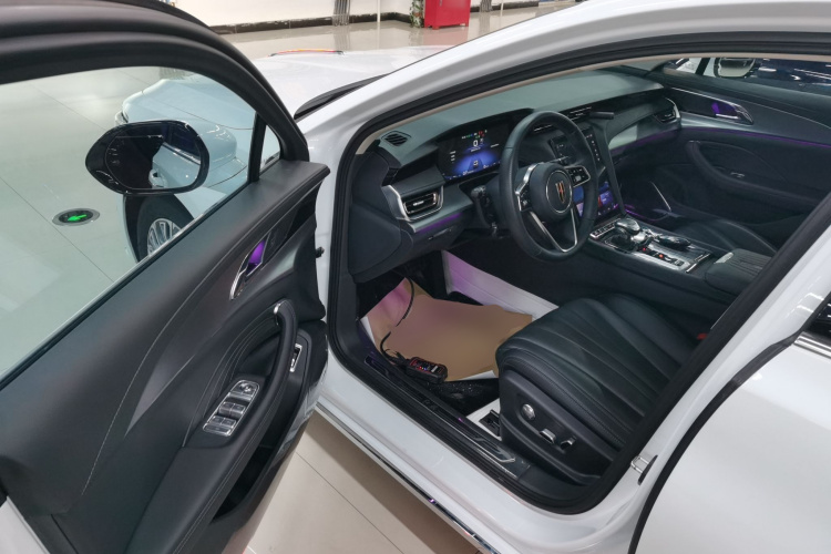 红旗H5 2023款 2.0T 自动智联旗畅版中控内饰20