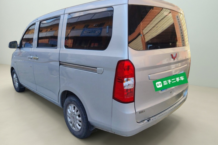 五菱汽车 五菱荣光V 2018款 1.5L标准型车身外观5