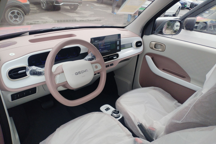 吉利银河 熊猫 2025款 210km 元气熊中控内饰12