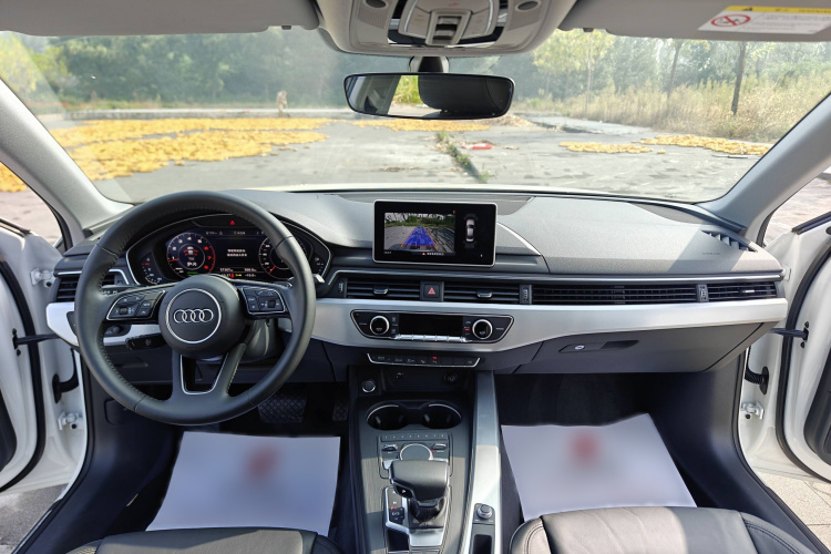 奥迪A4L 2019款 40 TFSI 时尚型 国VI中控内饰7003
