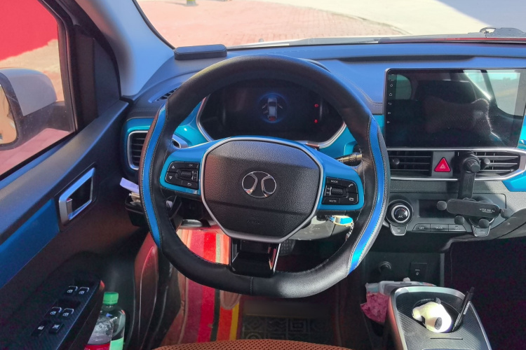 北汽新能源EC3 2018款 灵动版中控内饰13