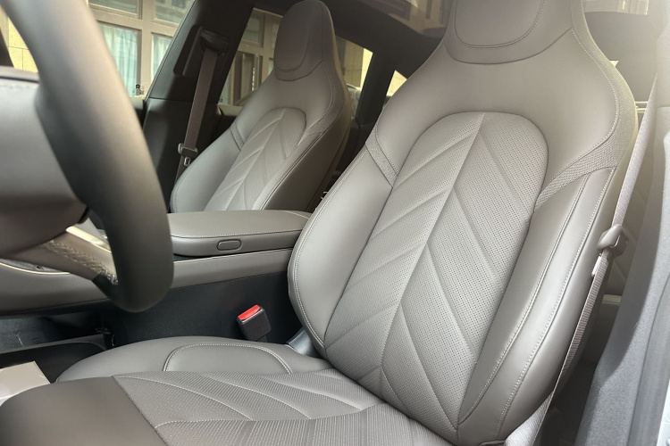 蔚来ET5 2025款 75kWh中控内饰7011