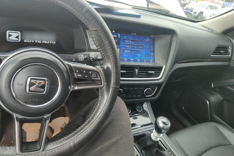 众泰T600 2016款 运动版 1.5T 手动尊贵型中控内饰12