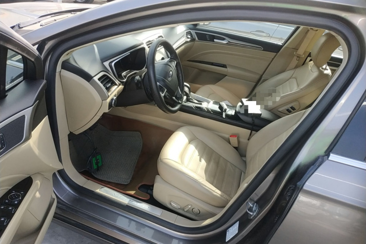 福特 蒙迪欧 2013款 2.0L GTDi240旗舰型中控内饰7003