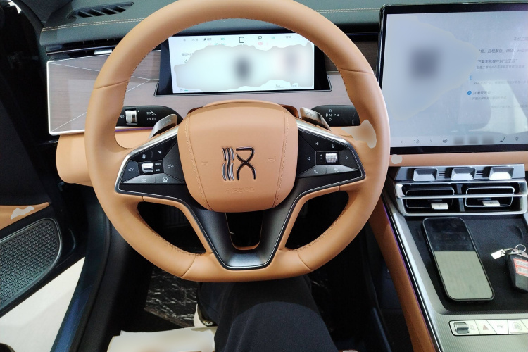 比亚迪 汉L 2025款 DM-p 四驱激光雷达旗舰型中控内饰13