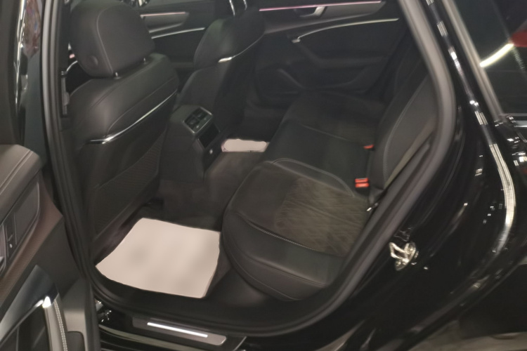 奥迪A6L 2021款 55 TFSI quattro 尊享动感型中控内饰7004