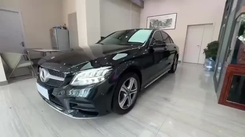 奔驰C级 2021款 C 260 L 运动版实拍1