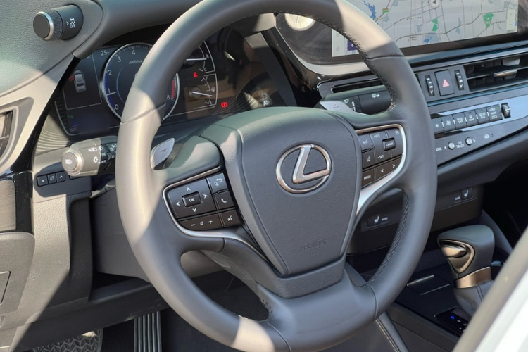 雷克萨斯ES 2022款 200 卓越版局部细节13