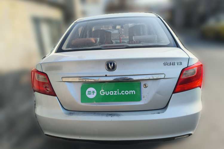 长安 悦翔V3 2015款 1.4L 手动美满型 国IV车身外观6