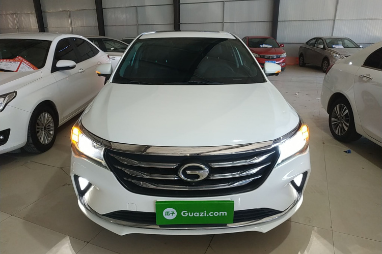 广汽传祺 传祺GA4 2018款 200T 自动尊享版车身外观2