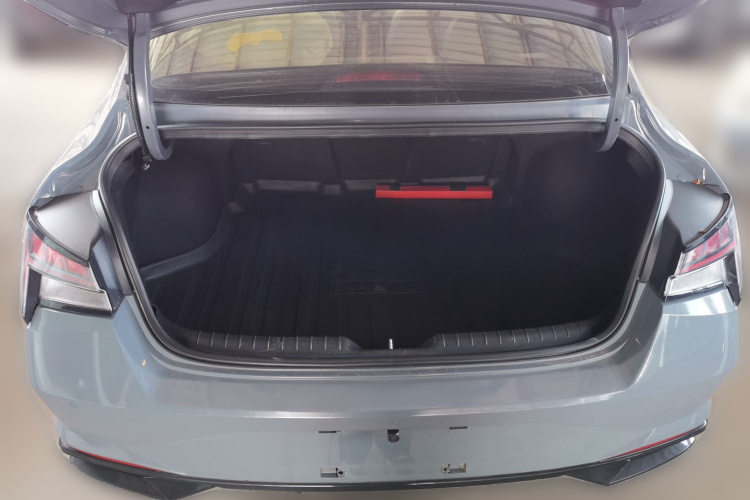 现代 伊兰特 2021款 1.5L CVT LUX尊贵版中控内饰23