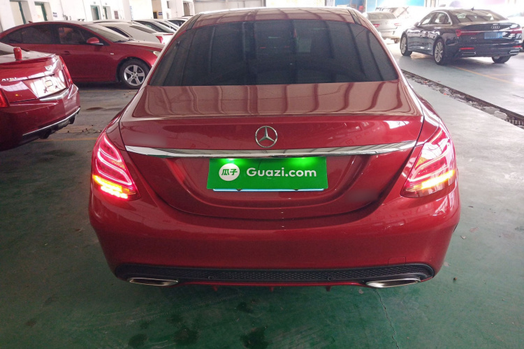 奔驰C级 2017款 改款 C 180 L 时尚型运动版车身外观6