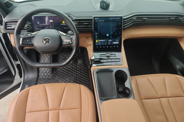 蔚来ES8 2020款 415KM 七座版中控内饰7002