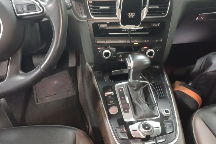 奥迪Q5 2017款 40 TFSI 舒适型局部细节18