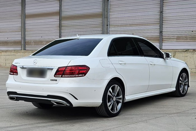 奔驰E级 2015款 改款 E 260 L 运动型车身外观6005