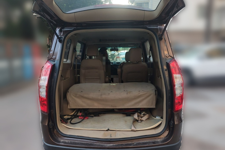 五菱汽车 五菱宏光 2014款 1.5L S自动豪华型中控内饰23