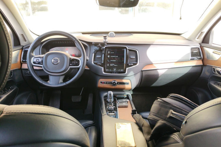 沃尔沃XC90新能源 2018款 E驱混动 T8 智尊版 7座中控内饰12