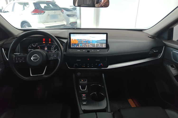 日产 奇骏 2021款 VC-Turbo 300 CVT 2WD舒适版中控内饰12