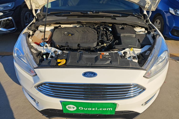 福特 福克斯 2018款 三厢经典 EcoBoost 180 自动精英型机舱底盘24