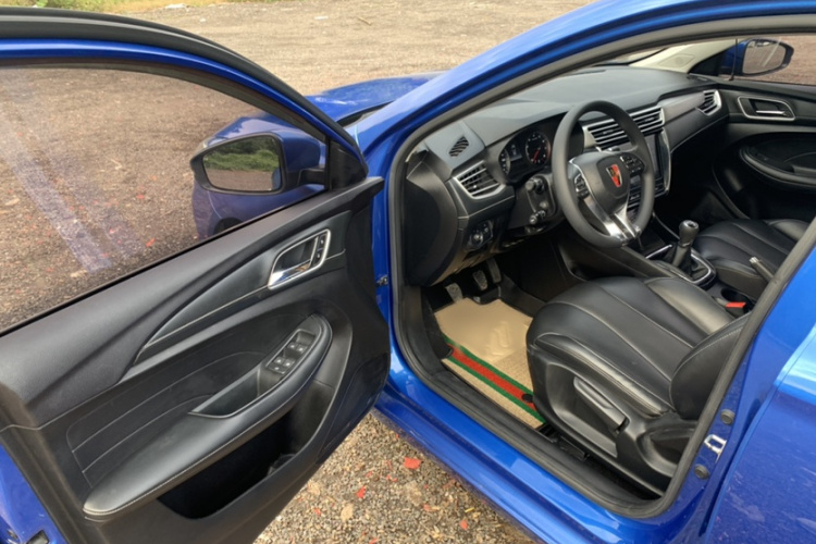 荣威i5 2020款 1.5L 手动4G互联领豪旗舰版中控内饰7008