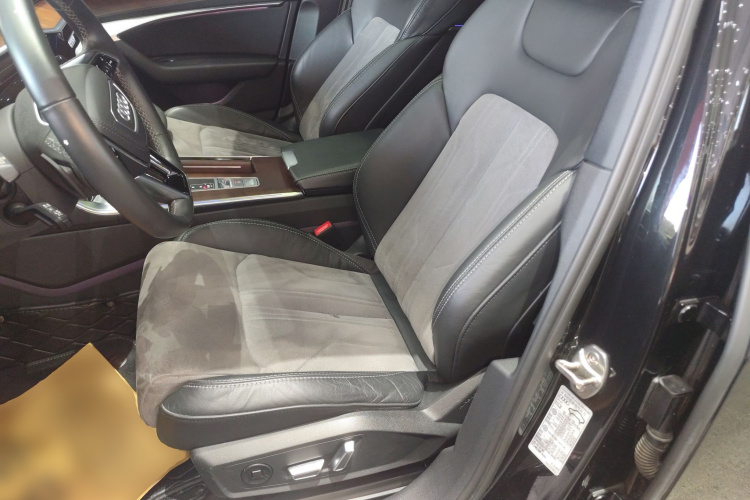 奥迪A6L 2023款 45 TFSI quattro 臻选动感型中控内饰19