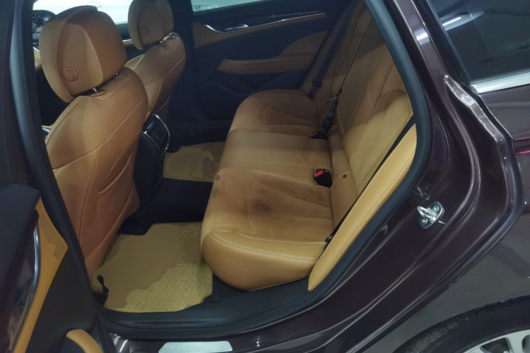 别克 君越 2016款 20T 精英型中控内饰21