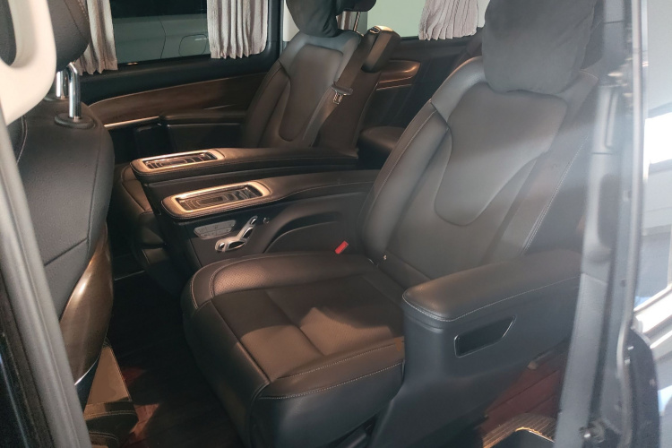 奔驰V级 2016款 V 260 领航版中控内饰7004