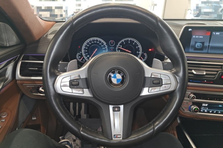 宝马7系 2018款 740Li xDrive 尊享型 M运动套装中控内饰13