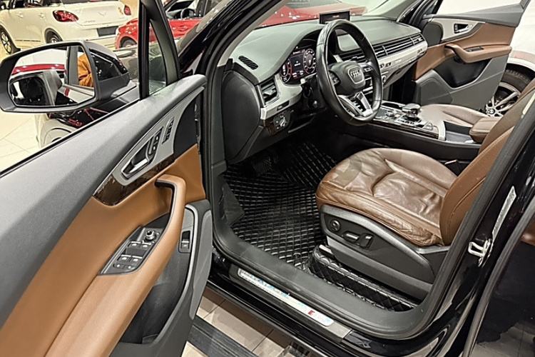 奥迪Q7 2016款 45 TFSI 技术型中控内饰7003