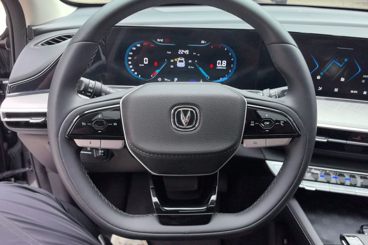 长安 逸动 2023款 畅享版 PLUS 蓝鲸NE 1.4T GDI DCT尊贵版局部细节13