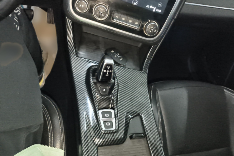 领克01 2017款 2.0T 两驱型Pro版局部细节18