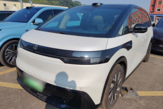 极氪MIX 2025款 长续航智驾版