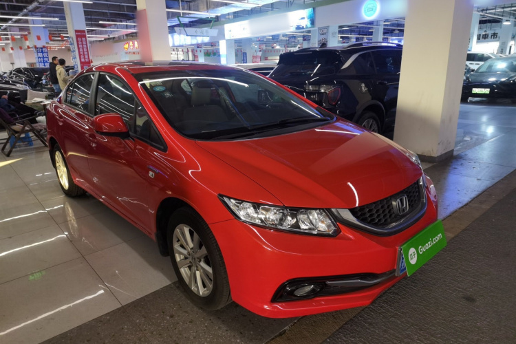 本田 思域 2014款 1.8L 自动舒适版车身外观3