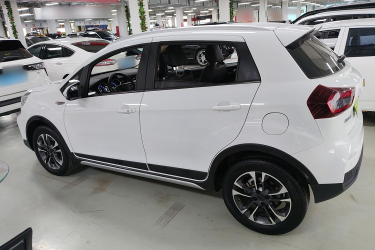 吉利汽车 远景X3 2019款 升级版 1.5L CVT精英型车身外观6003