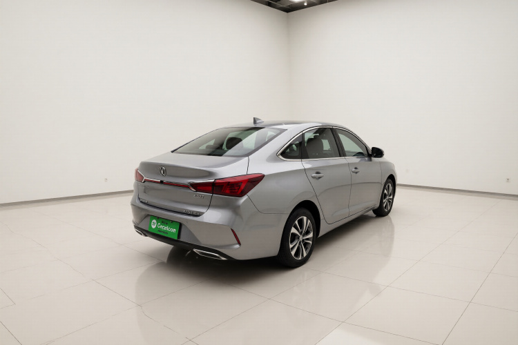 长安 逸动 2020款 PLUS 蓝鲸NE 1.4T GDI DCT尊贵型车身外观7