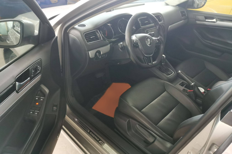 大众 速腾 2018款 280TSI DSG舒适型中控内饰7002