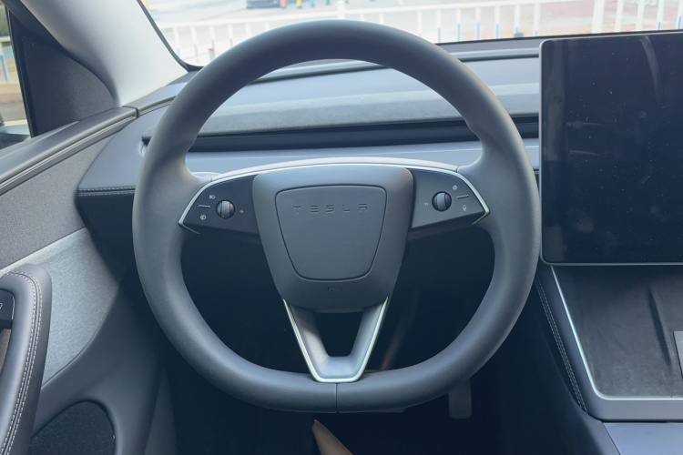 特斯拉 Model Y 2025款 后轮驱动 首发版局部细节13