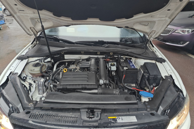 大众 凌渡 2015款 280TSI DSG舒适版机舱底盘24