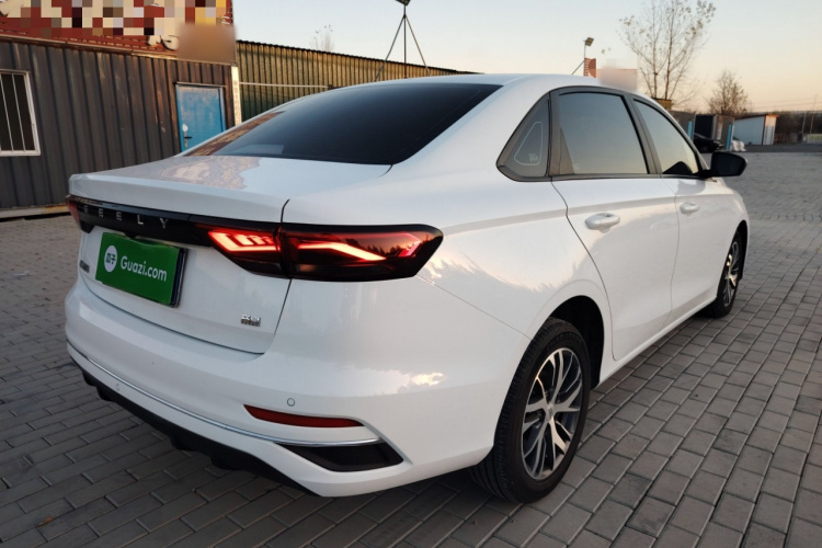 吉利汽车 帝豪 2023款 第4代冠军版 1.5L CVT豪华型车身外观7