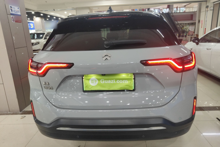 蔚来ES6 2022款 100kWh 运动版车身外观6