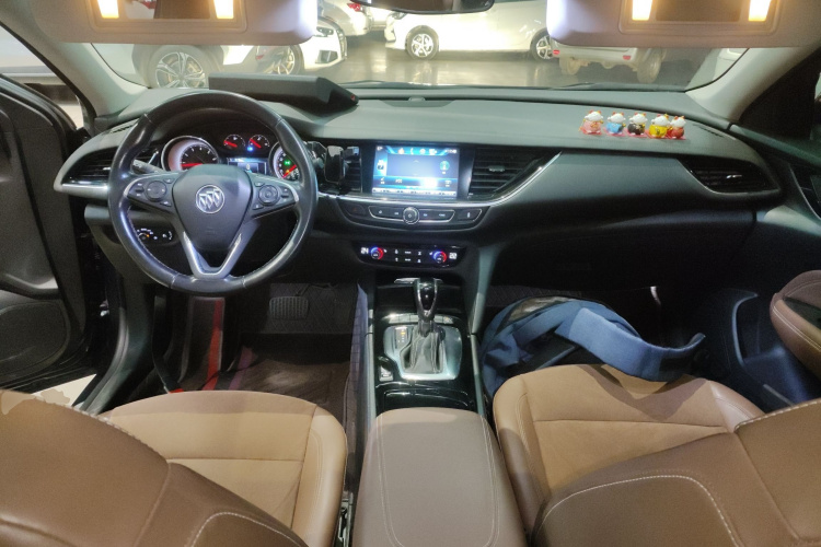 别克 君威 2019款 20T 精英型 国VI中控内饰7002