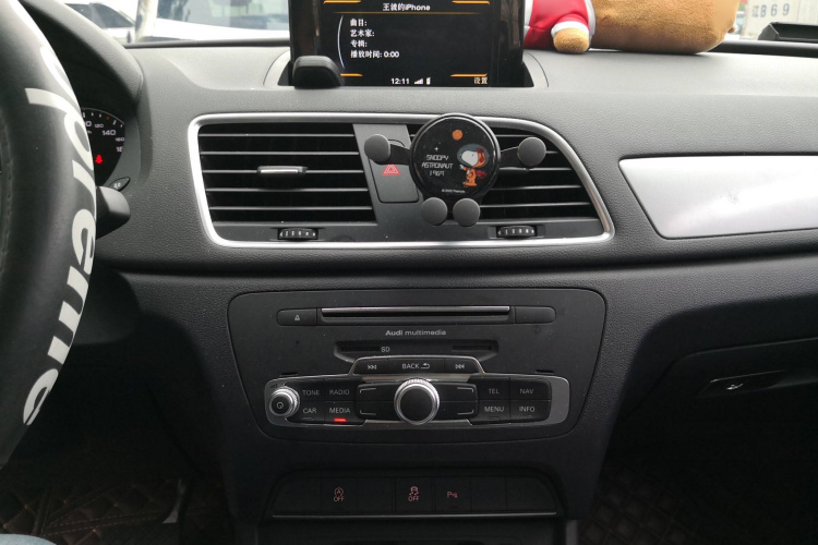 奥迪Q3 2018款 30周年年型 30 TFSI 时尚型局部细节16