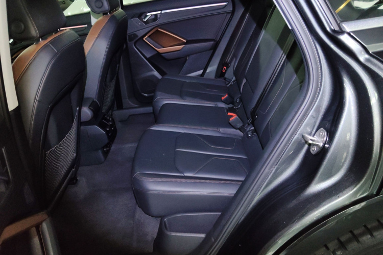 奥迪Q3 2020款 40 TFSI 时尚致雅型中控内饰7004