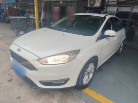 福特 福克斯 2015款 两厢 1.6L 自动风尚型