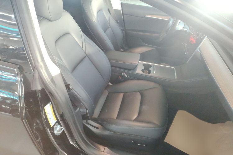 特斯拉 Model 3 2022款 后轮驱动版局部细节41