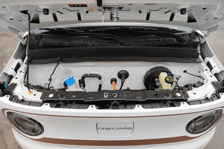 吉利银河 2024款 熊猫mini 200km 耐力熊机舱底盘24