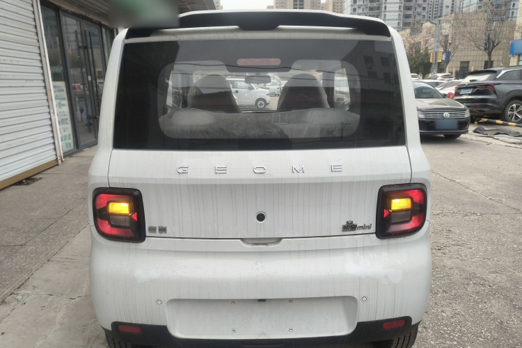 吉利银河 熊猫 2025款 210km 元气熊车身外观6